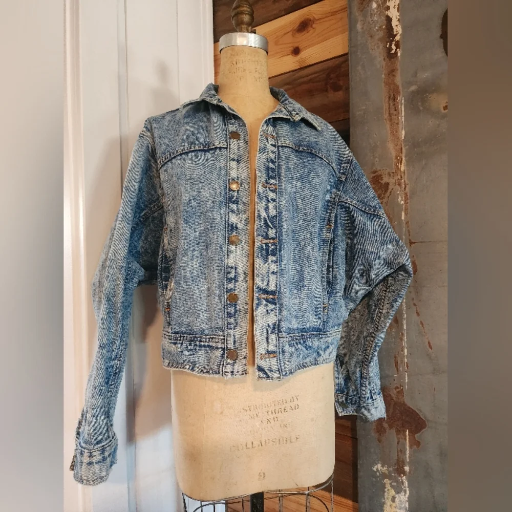 Vintage Acid Wash Denim Jean Jacket With Roglin Sleeves. - Picture 2 of 9